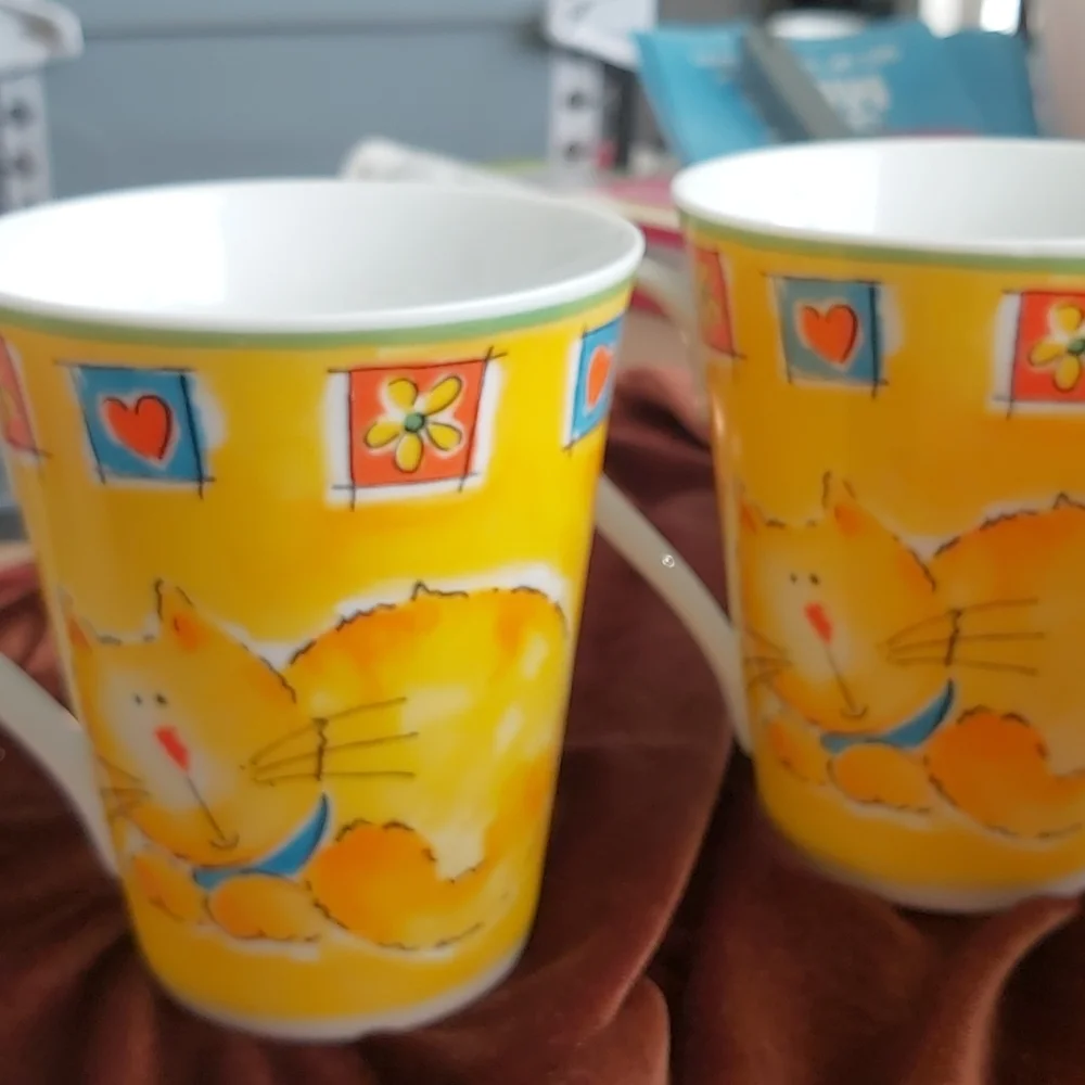 Four cat mugs - Picture 2 of 5